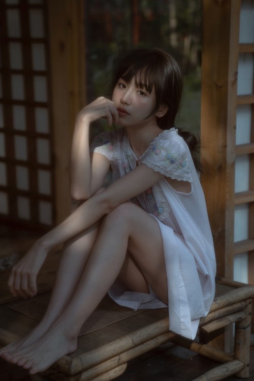 Asian Girl Indoor Art Photography (1092)