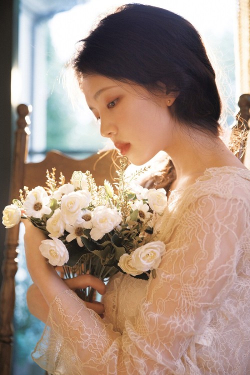 Asian Girl Indoor Art Photography (735)